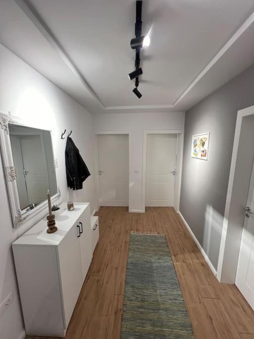 Modern Apt Near City Centre Shkoder Bagian luar foto
